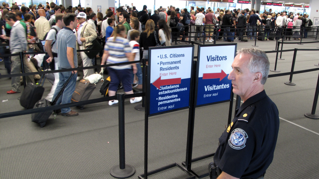 哈佛紧急提醒：中国留学生“赴美慎选波士顿洛根机场”，这些专业尤其注意！