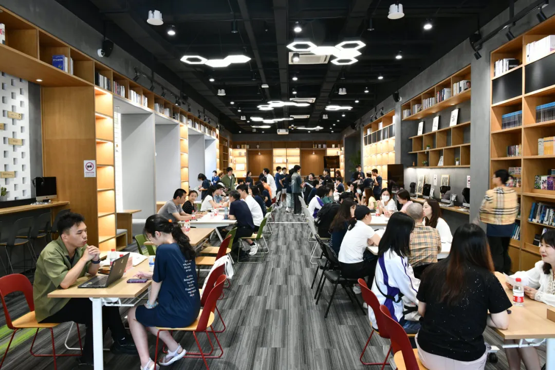 上海国际高中｜圣华紫竹学院2025年秋季招生简章！5月25日开放日报名中！新增日高部！