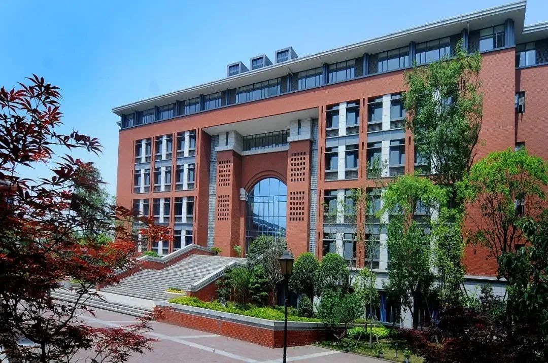 冲G5和港八大！成都有哪些A-Level国际学校可选？成外、青苗、墨尔文……9所热门国际学校大盘点！