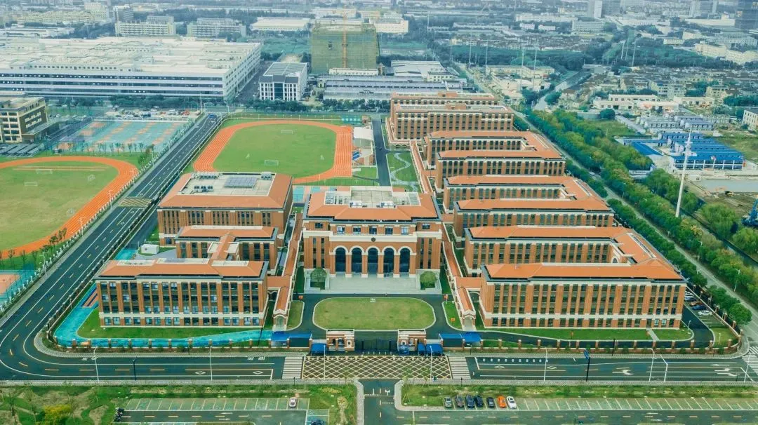 苏州香港DSE高中｜苏州市吴江区世恒学校香港DSE课程“港大班”2025年招生简章！