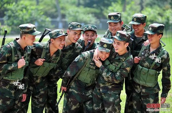 军校生活究竟是什么样的？报考军校到底有哪些利弊？