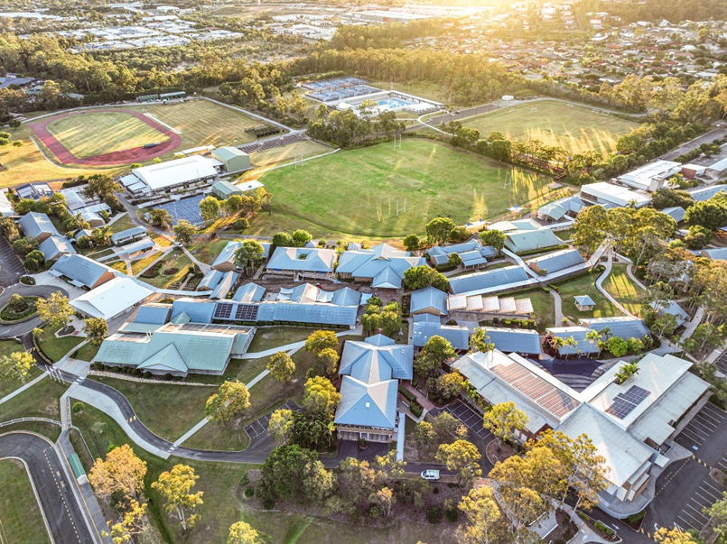 位于布里斯班天然林地内的走读男女合校：Canterbury College 坎特伯雷学院