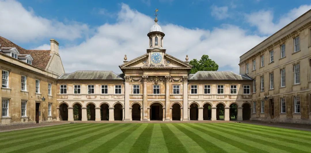 剑桥大学官宣！2025年最新面试安排出炉，今年这些学院需要线下面试！