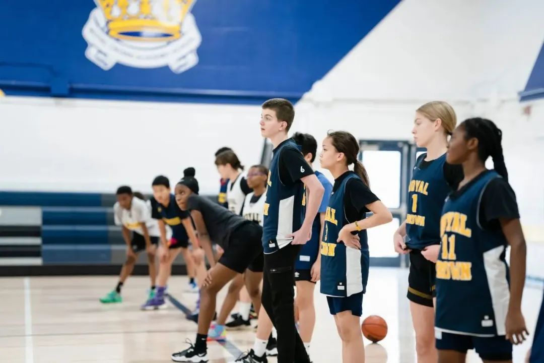 探秘多伦多皇冠中学：这所被《Toronto Life》力荐的精英私校，藏着多少升学 “密码”？