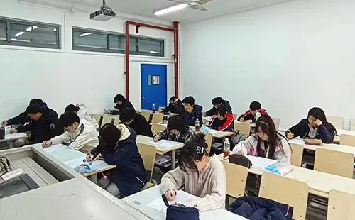 上海日本高中 | 学费7.7万一年！上海工程技术大学多语种日本班2025年招生简章！