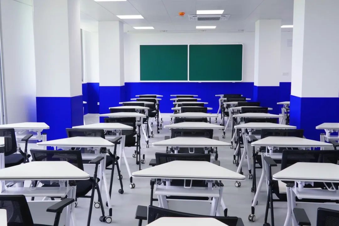 7月26日，上海常青藤学校张江科学城新校区首场实景探校！