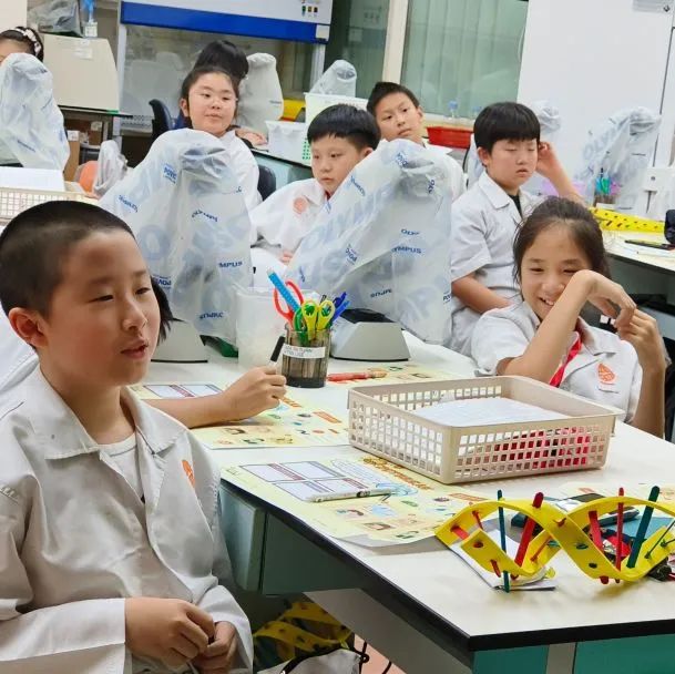【国庆】48年历史的新加坡科学营—法医科学家主题重磅回归，“新”式亲子营，千元实现出国深度体验N种职业！