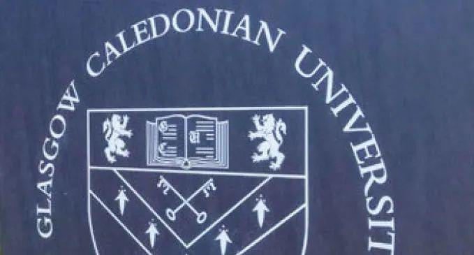 预警！英国一大学暂停国际招生，已发录取紧急撤回！中国留学生首当其冲