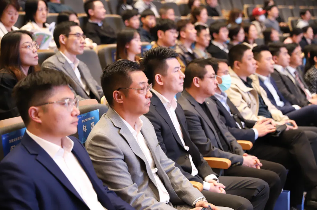 苏州香港DSE高中｜苏州市吴江区世恒学校香港DSE课程“港大班”2025年招生简章！