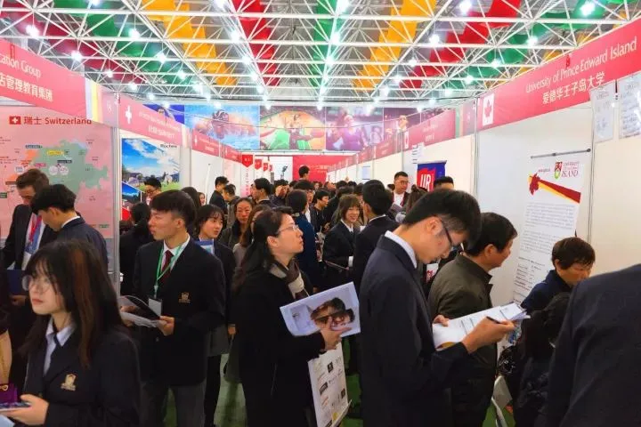 上海加拿大高中｜上海枫叶双语学校2025年秋季招生简章！沪上老牌“21所”学校！