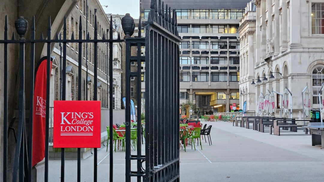 2025英国UCAS补录ing！ABB补录UCL？曼大/爱丁堡等QS前100补录专业清单↓