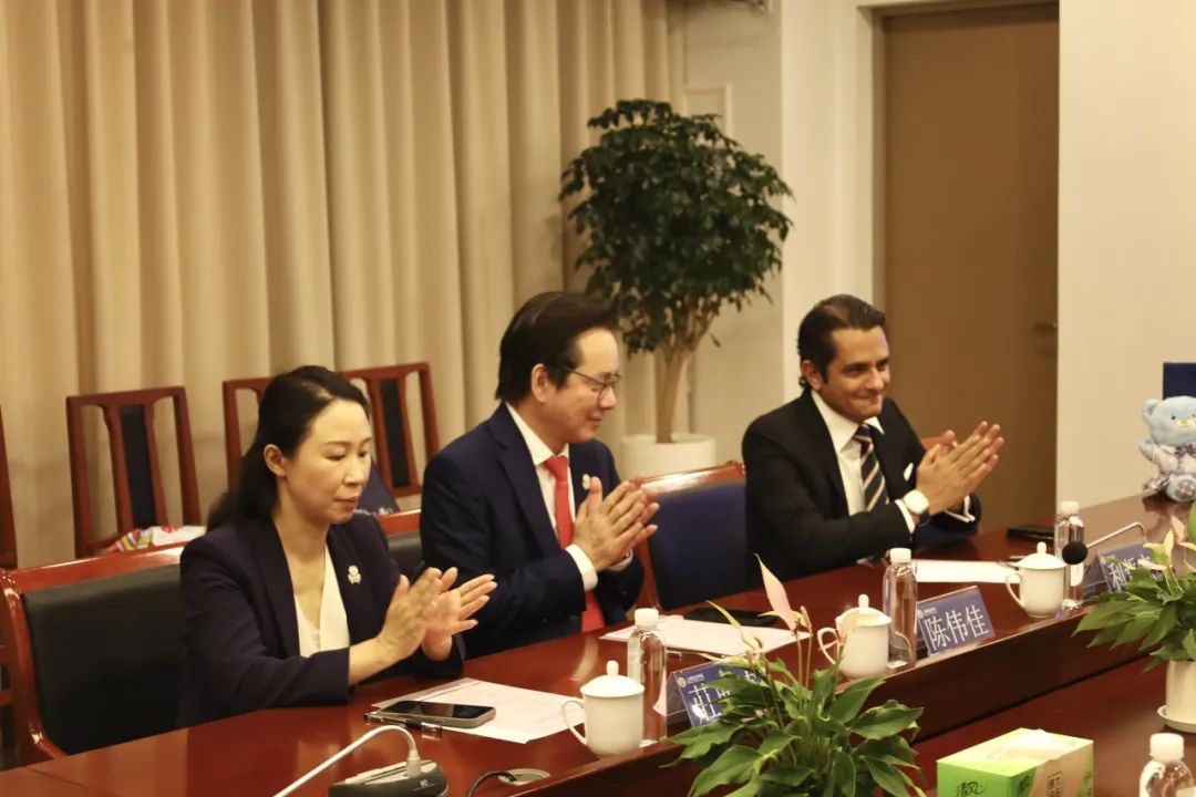 沪港名校正式签约！上海安生学校与香港浸会大学附属王锦辉中小学结为伙伴学校，共育国际化英才