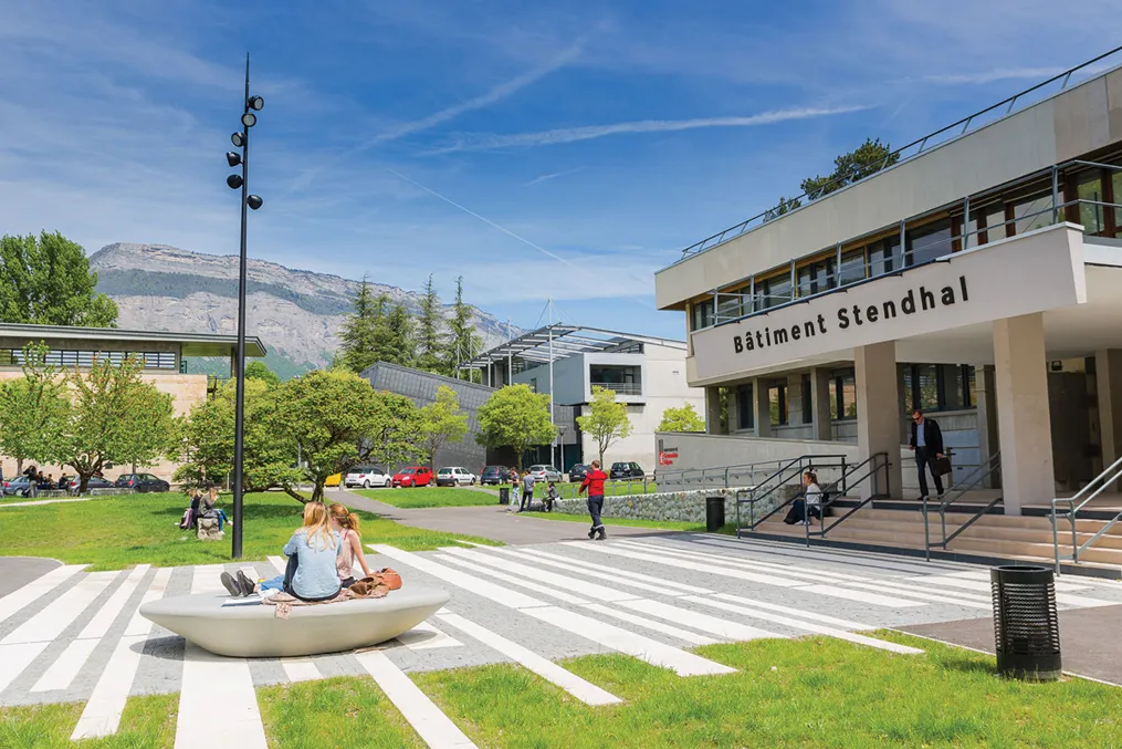 格勒诺布尔大学：本科应用外语LEA - 中英方向 Licence Anglais-Chinois