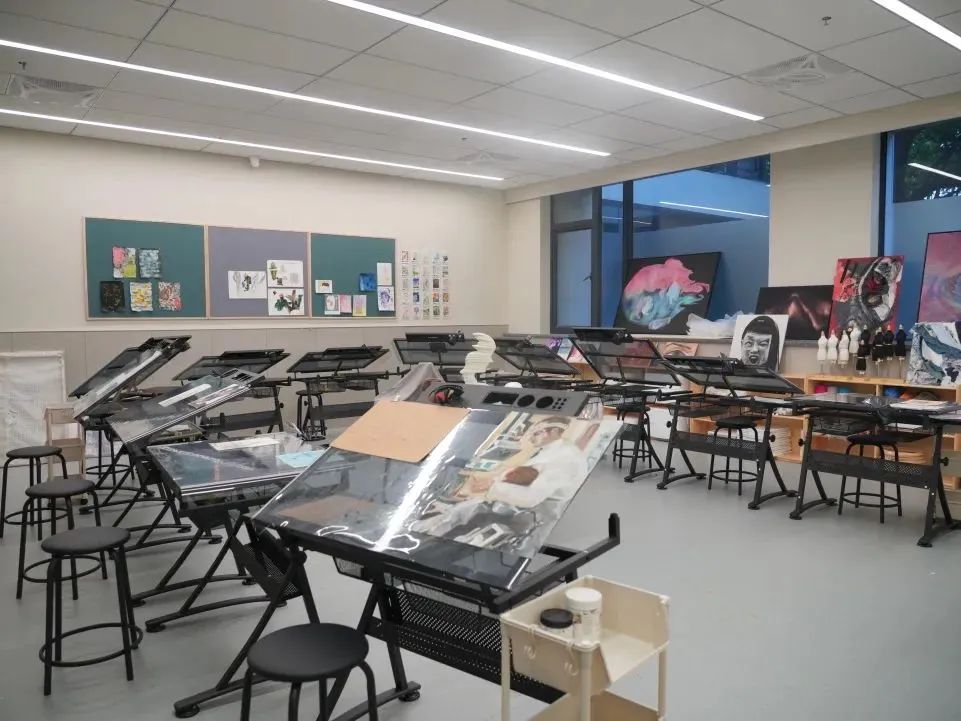 上海虹口区国际高中学校丨上外贤达贤德国际课程中心，开设Alevel课程、美高AP课程、加拿大高中课程及日高课程！