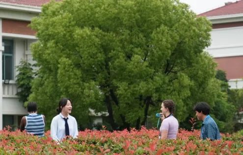 青春对话，传承友谊——美国劳伦斯维尔中学到访宋庆龄学校
