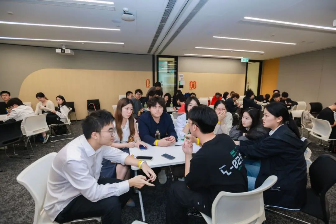 林国荣学子荣耀归来：第六组斩获香港研学冠军，荣获港大教授推荐信