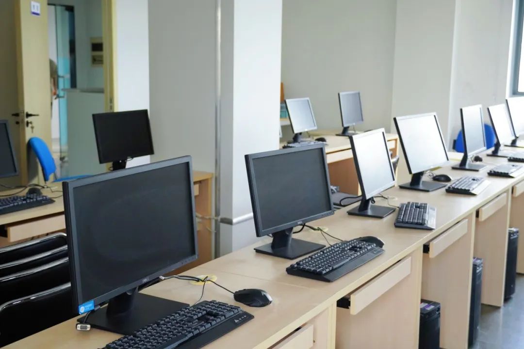 7月26日，上海常青藤学校张江科学城新校区首场实景探校！