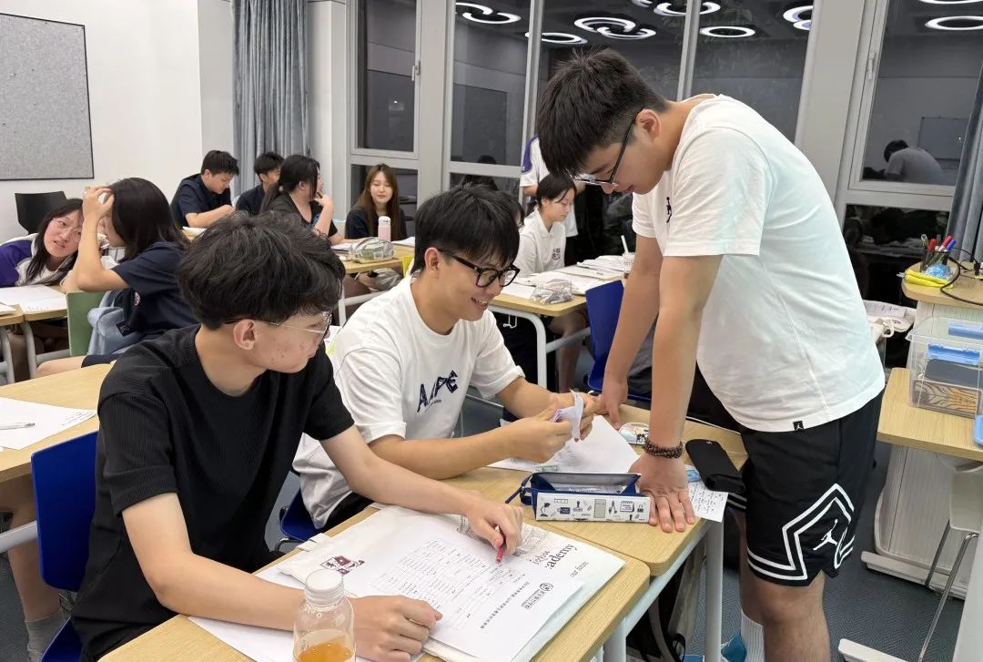 遇见紫竹，跃向未来 | 2025级新生开学报到纪实