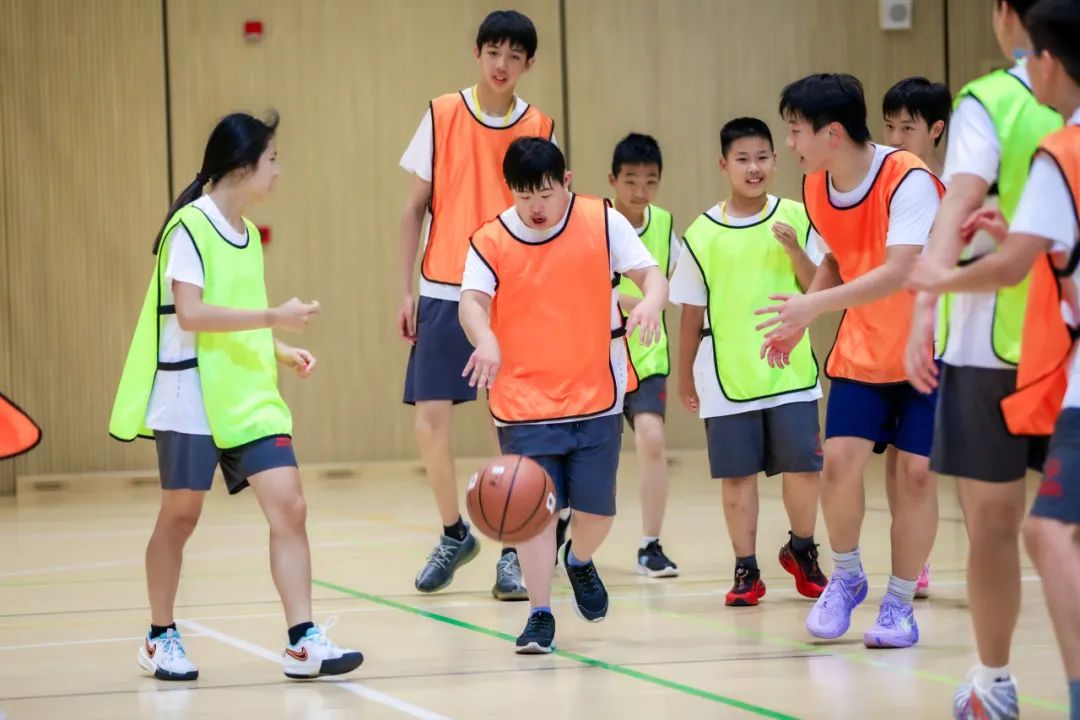让爱在运动中传递｜特奥融合夏令营在包校