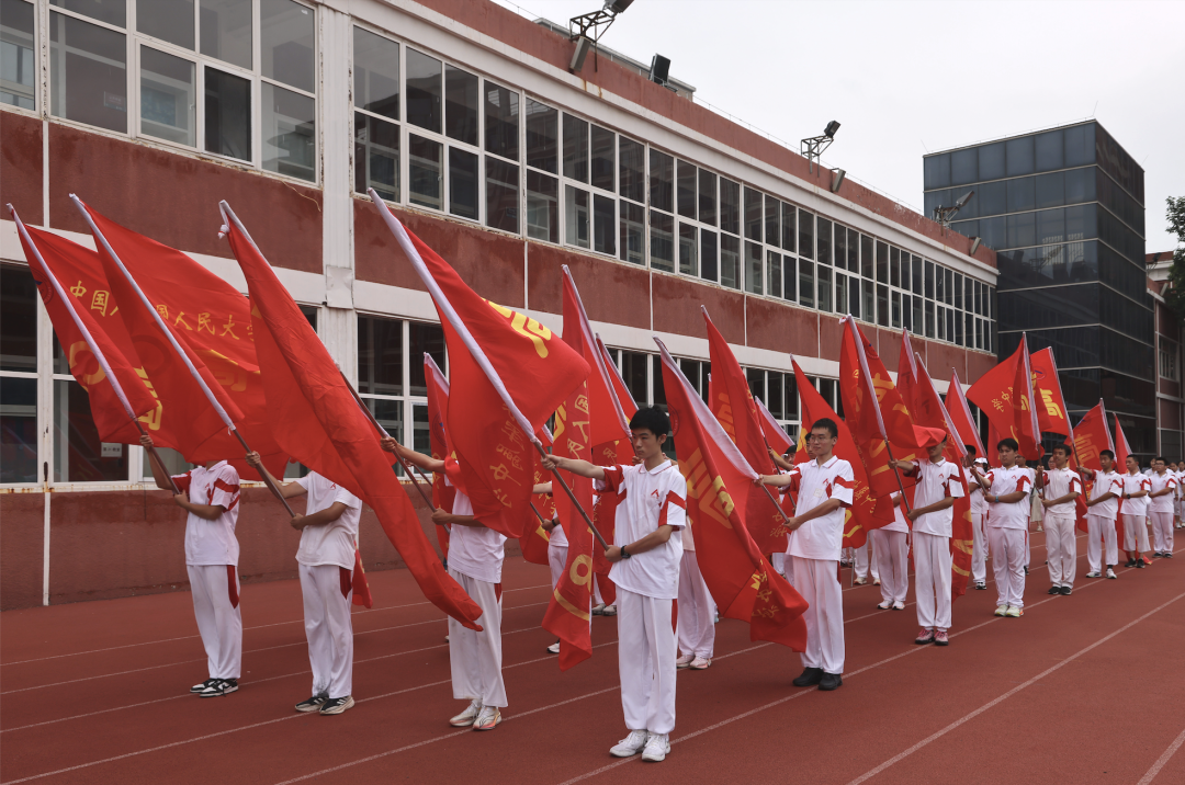 人大附中中外合作办学项目2025级高一新生国防教育