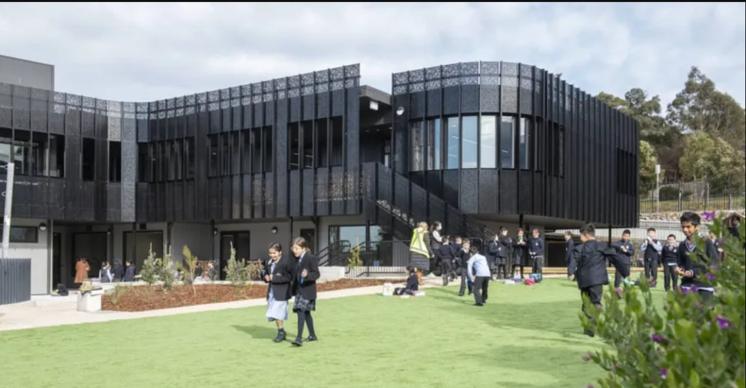 墨尔本最大型的寄宿男女合校之一：Caulfield Grammar School考菲尔德文法学校