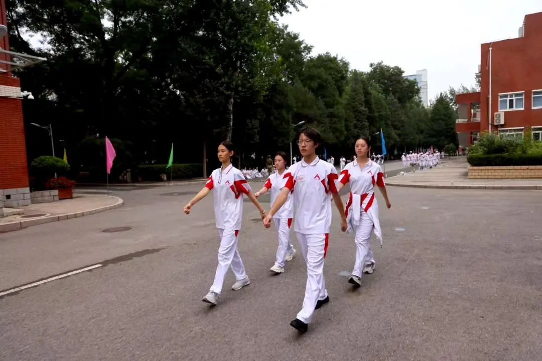 迈好青春的正步｜人大附中中外合作办学项目2025级高一新生国防教育
