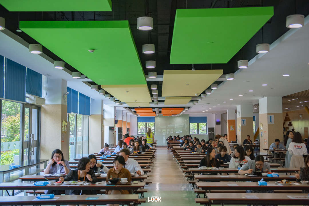 孩子在校吃什么？来看看动辄10w+学费的上海国际学校吃得值不值！