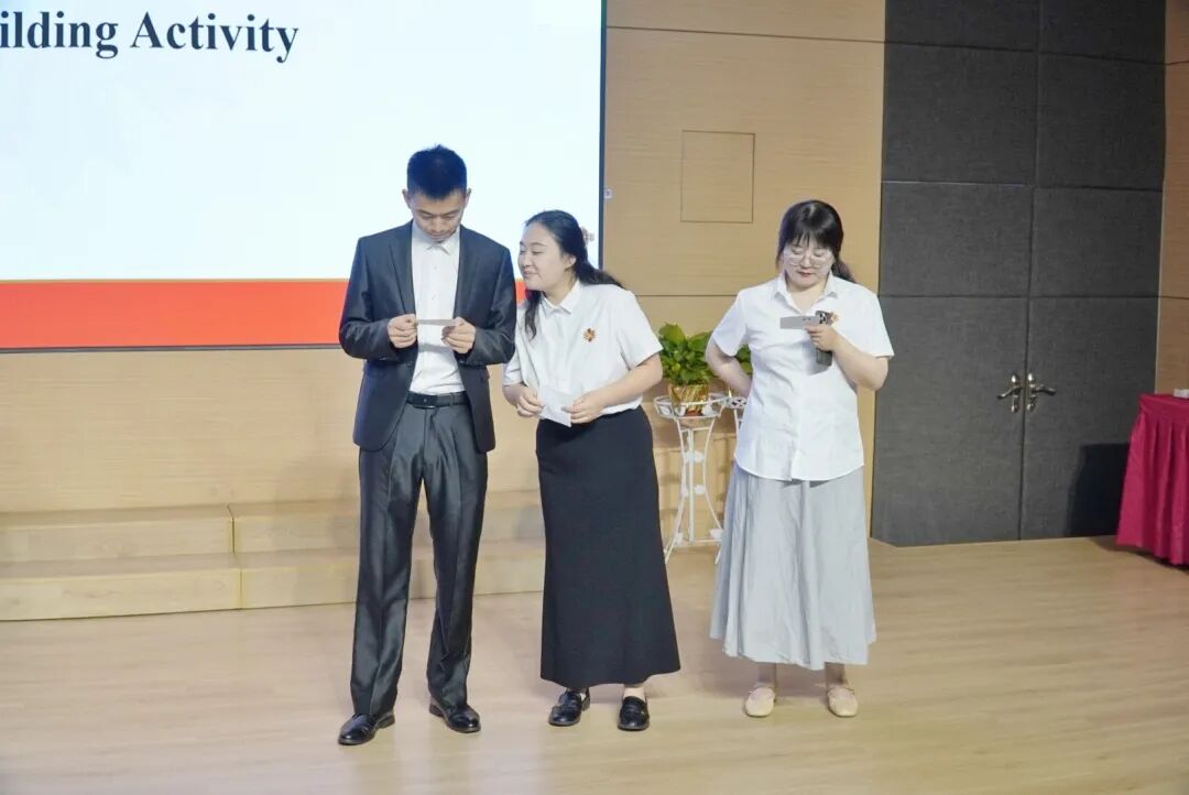 “七五”开局领航，勇者乘“枫”破浪/上海枫叶新学期中外教职工大会