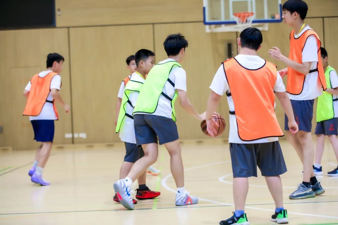 让爱在运动中传递｜特奥融合夏令营在包校