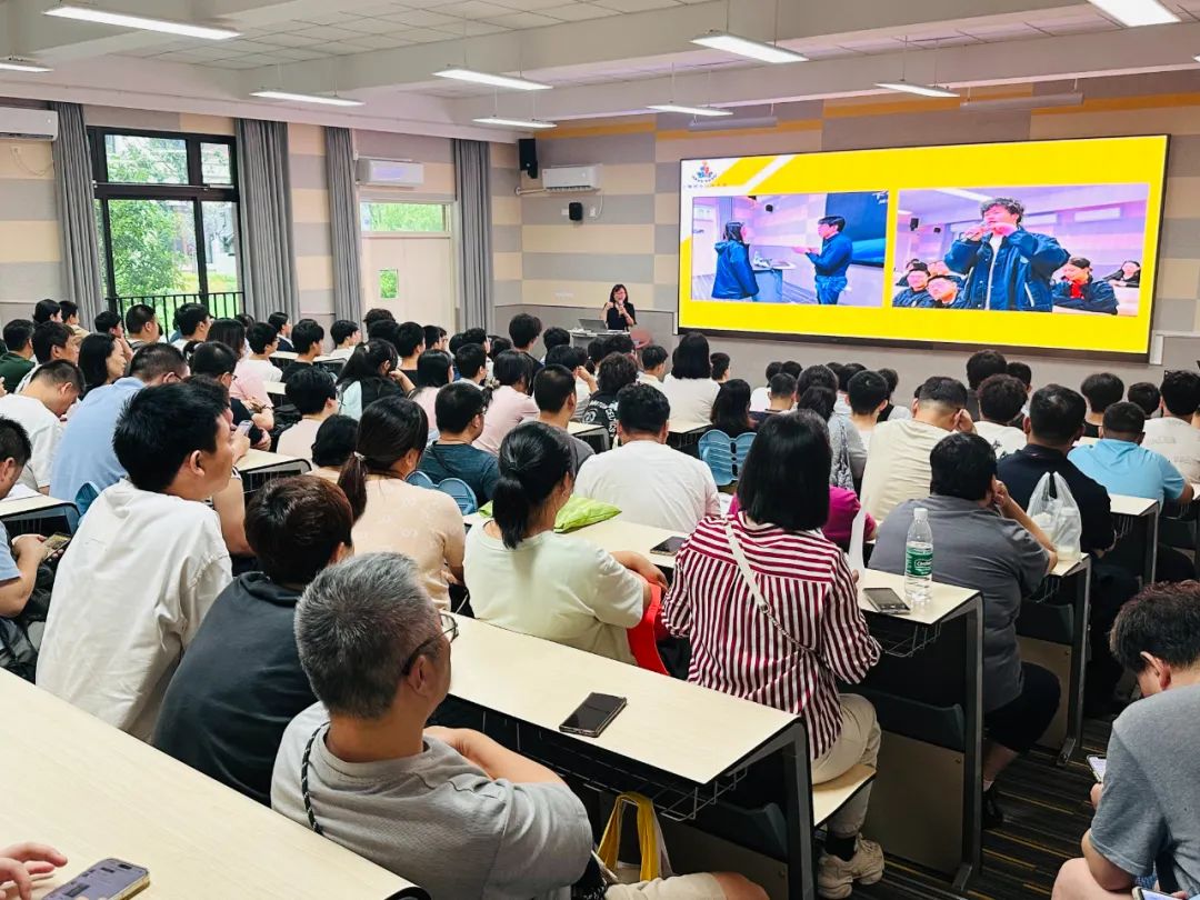 扬帆起航正当时，行中筑梦谱新篇——上海民办行中中学2025级高一新生报到纪实
