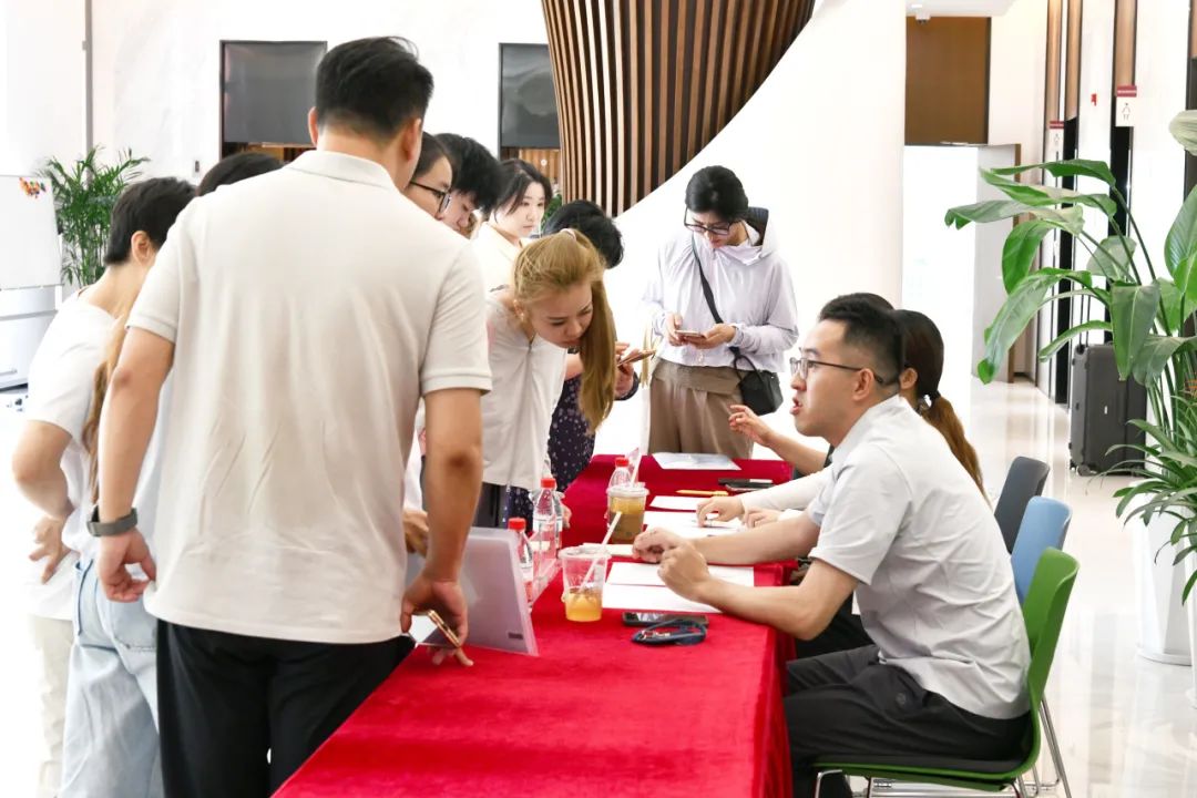 遇见紫竹，跃向未来 | 2025级新生开学报到纪实