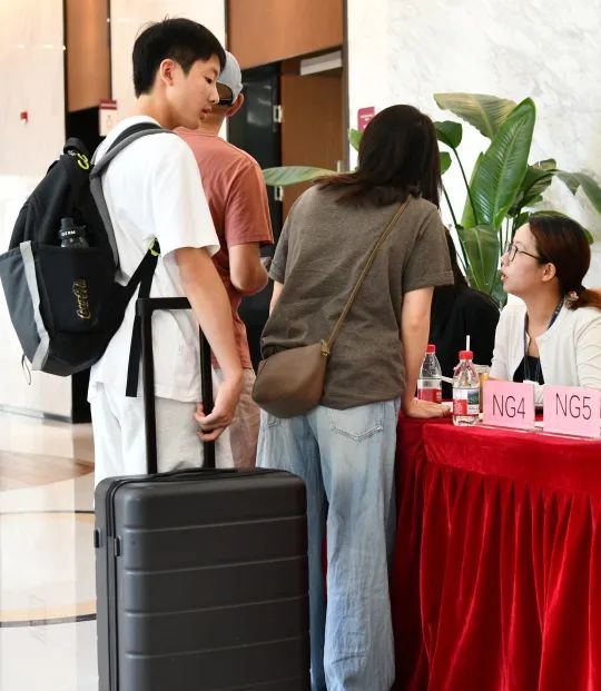 遇见紫竹，跃向未来 | 2025级新生开学报到纪实