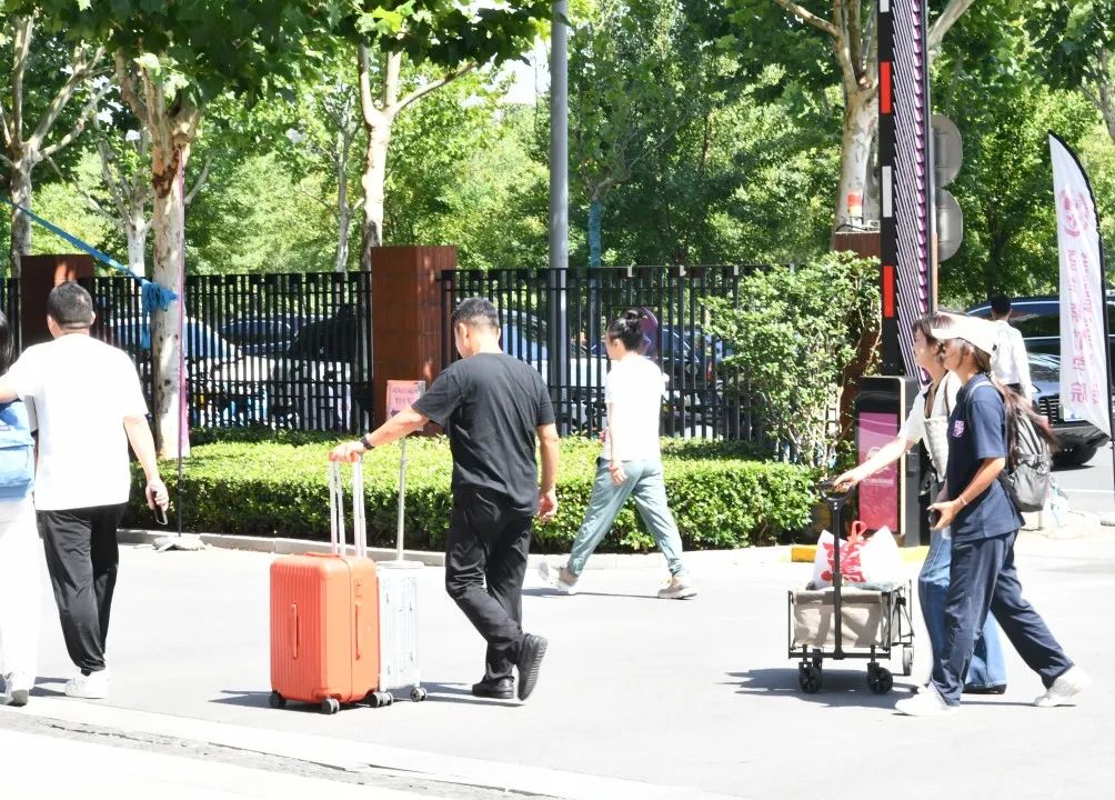 遇见紫竹，跃向未来 | 2025级新生开学报到纪实