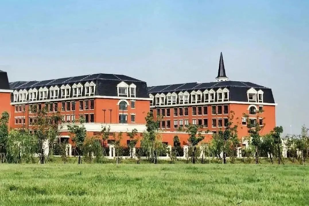 上海金山区国际高中学校｜上海金山区世外学校，开设美高AP及日高课程，学费低，性价比高！