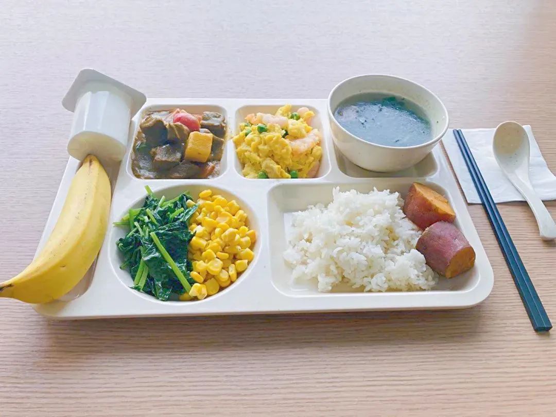 孩子在校吃什么？来看看动辄10w+学费的上海国际学校吃得值不值！