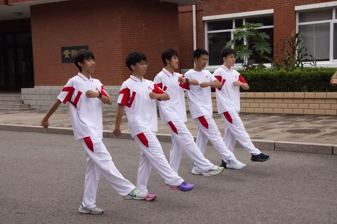 迈好青春的正步｜人大附中中外合作办学项目2025级高一新生国防教育