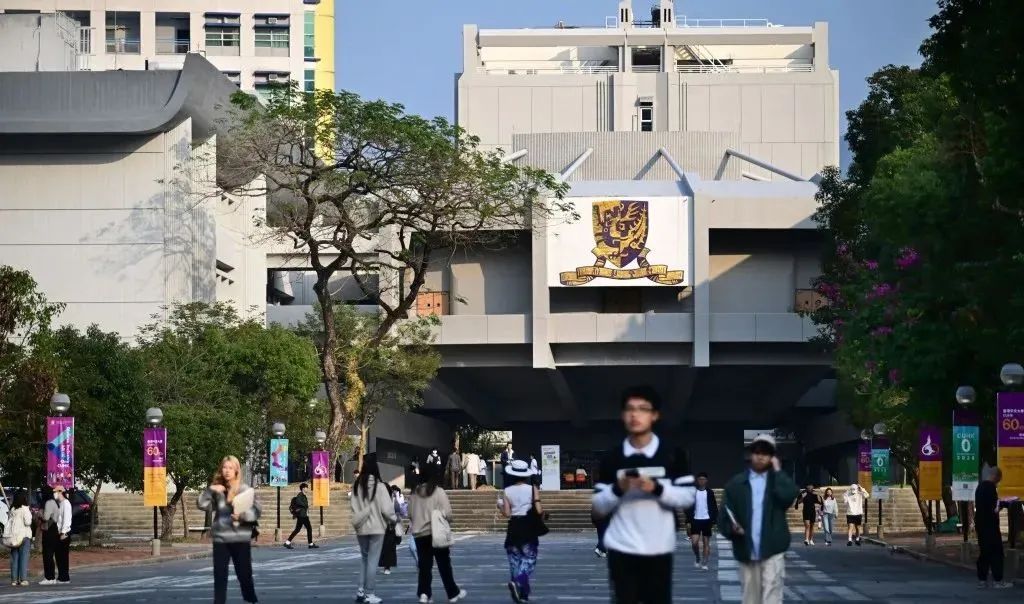 暴涨！最高年薪54万！香港八大高校毕业生薪资出炉！