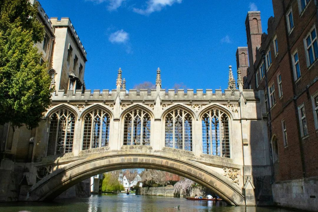 英国剑桥大学招收全奖博士