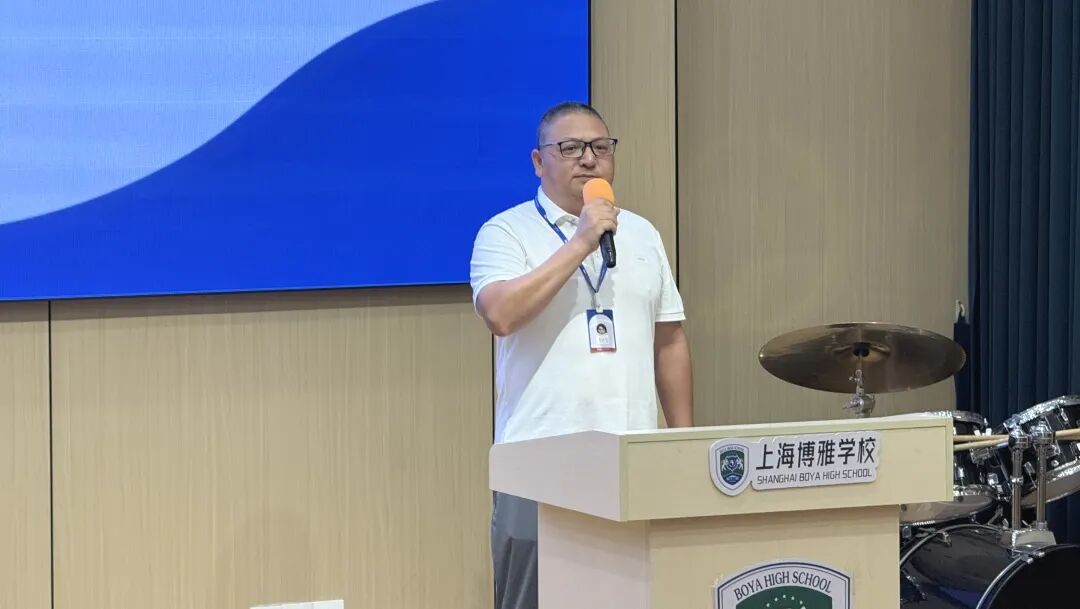 BOYA news丨博雅日高新学期升旗仪式暨首届学生会干部授予仪式