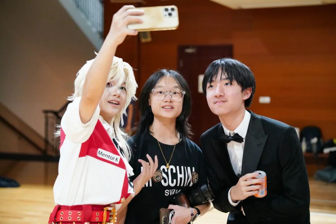 校园采风 | 星河为幕，共启新章——记高中部2025学年”星光之夜”主题迎新晚会