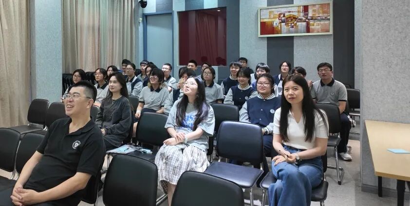 谱写新篇章 共筑校园梦｜上海明复日高第一届校学生会竞选风采展示