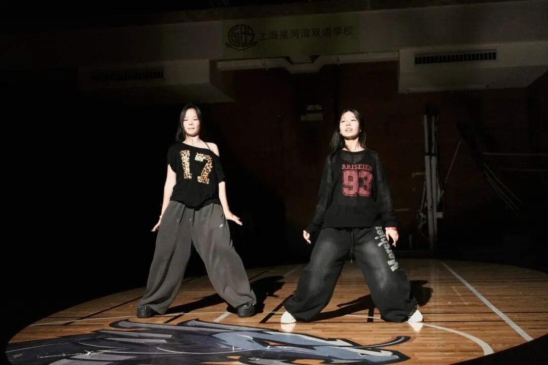 校园采风 | 星河为幕，共启新章——记高中部2025学年”星光之夜”主题迎新晚会