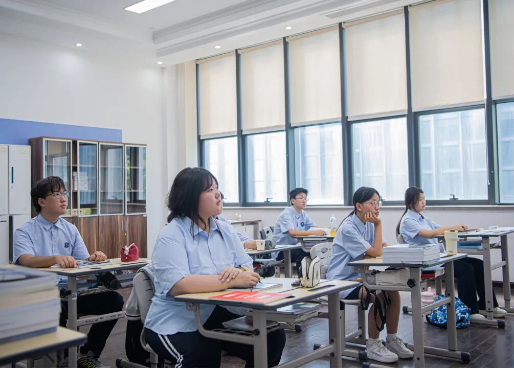 逐梦东鼎，共启新程
