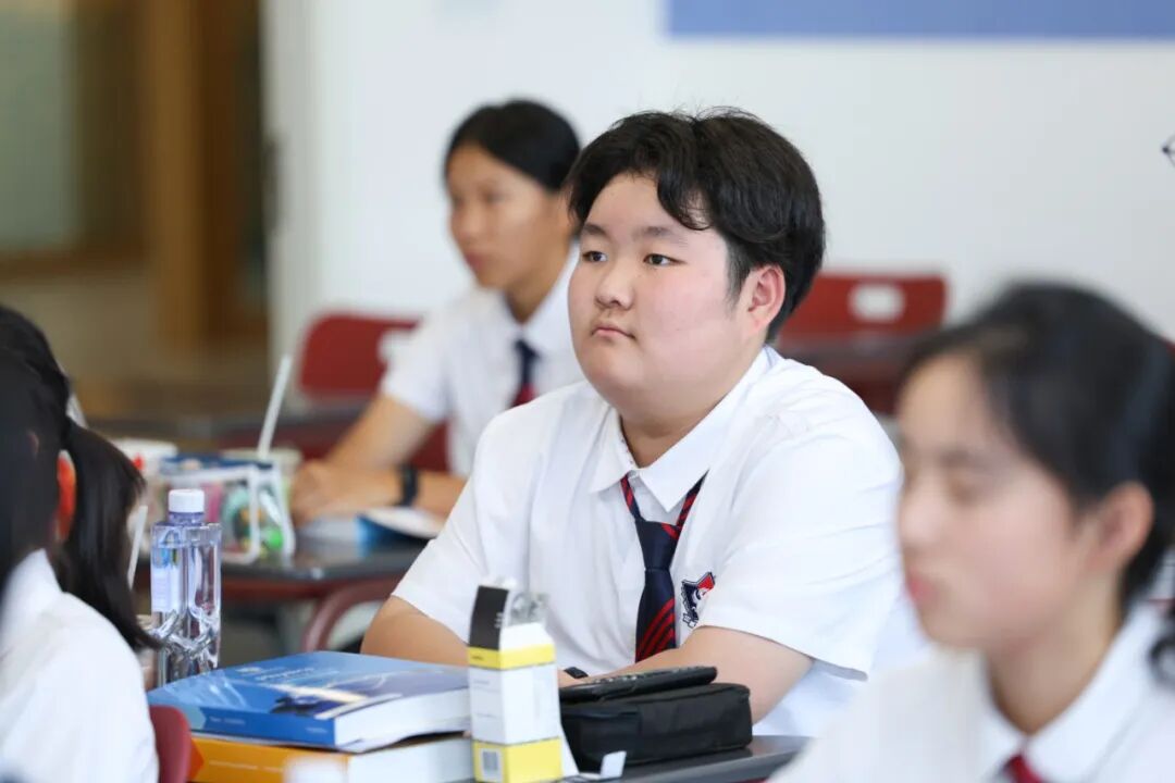 开学日 | 仁爱宏途，文心共济，上海宏文2025-2026学年第一学期正式启航！