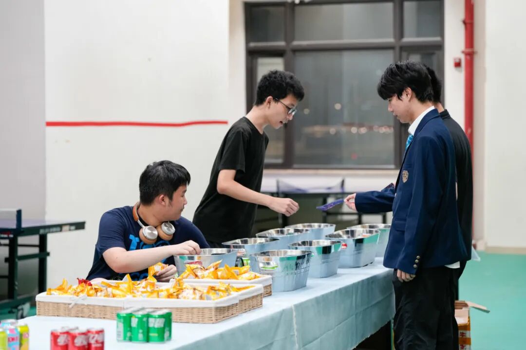 校园采风 | 星河为幕，共启新章——记高中部2025学年”星光之夜”主题迎新晚会