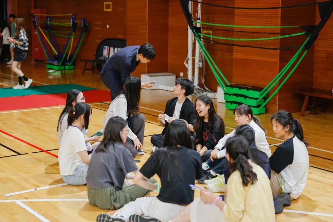 校园采风 | 星河为幕，共启新章——记高中部2025学年”星光之夜”主题迎新晚会