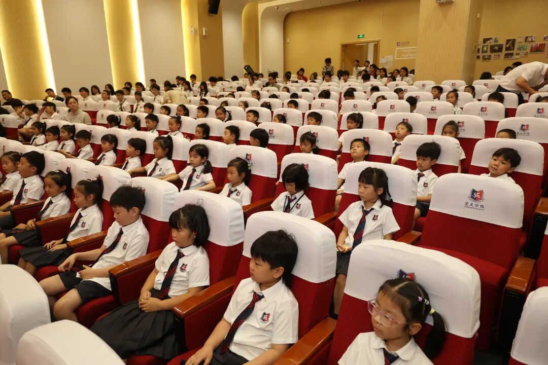 开学日 | 仁爱宏途，文心共济，上海宏文2025-2026学年第一学期正式启航！
