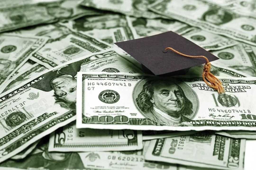 “0学费上哈佛”？2025名校撒钱真相是…
