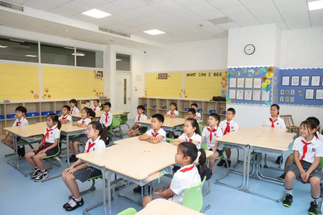 开学日 | 仁爱宏途，文心共济，上海宏文2025-2026学年第一学期正式启航！