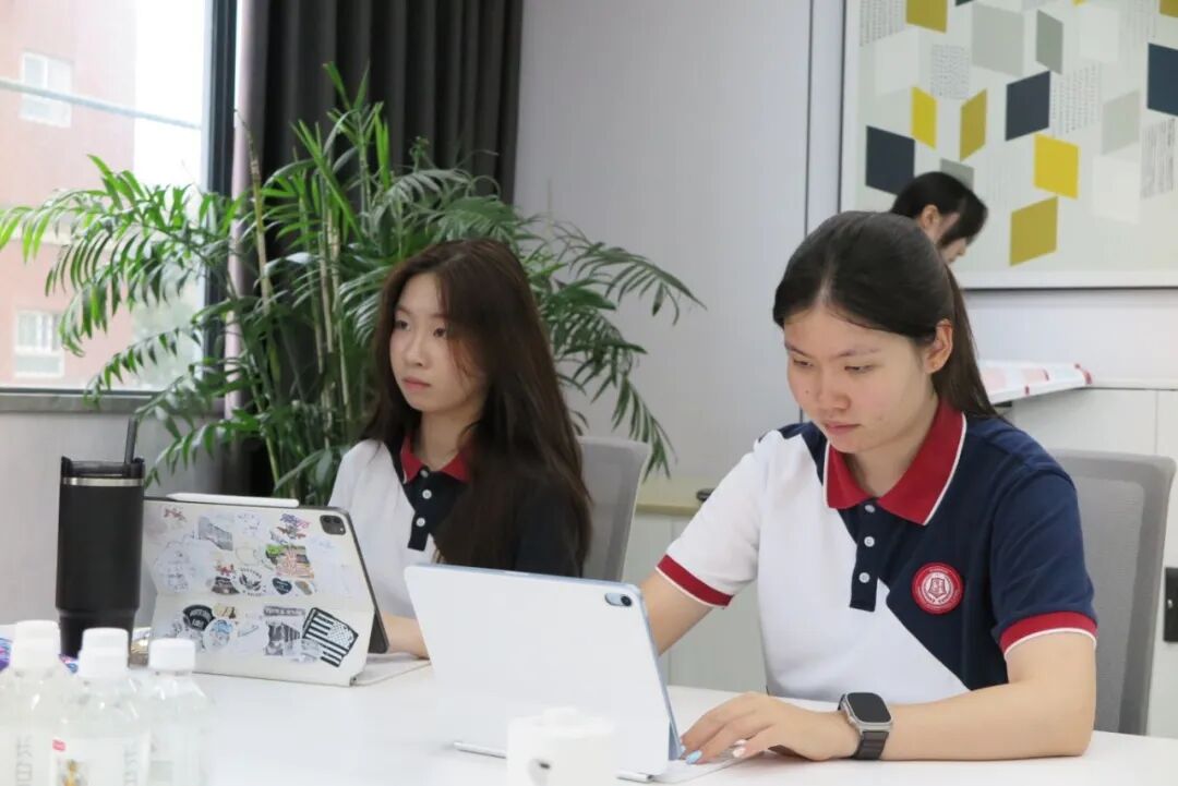 集合完毕！正式向你介绍2025级光华剑桥学生会成员！